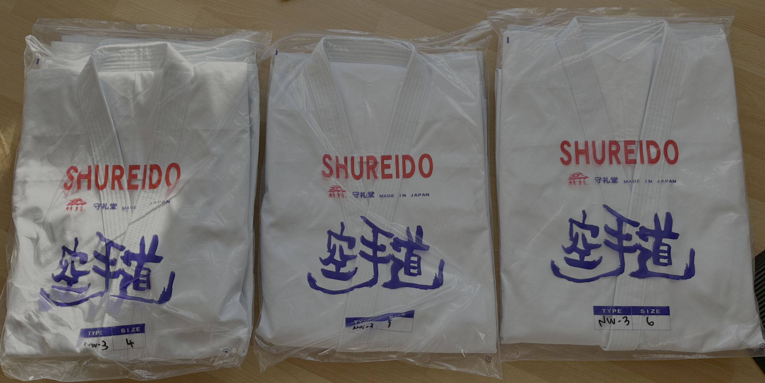 Shureido Karate Anzug (Gi) "New Wave 3" - Spitzenklasse DoGi mit Snap-Effekt – Bild 3